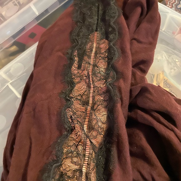 Woman’s Sweater - Picture 6 of 8